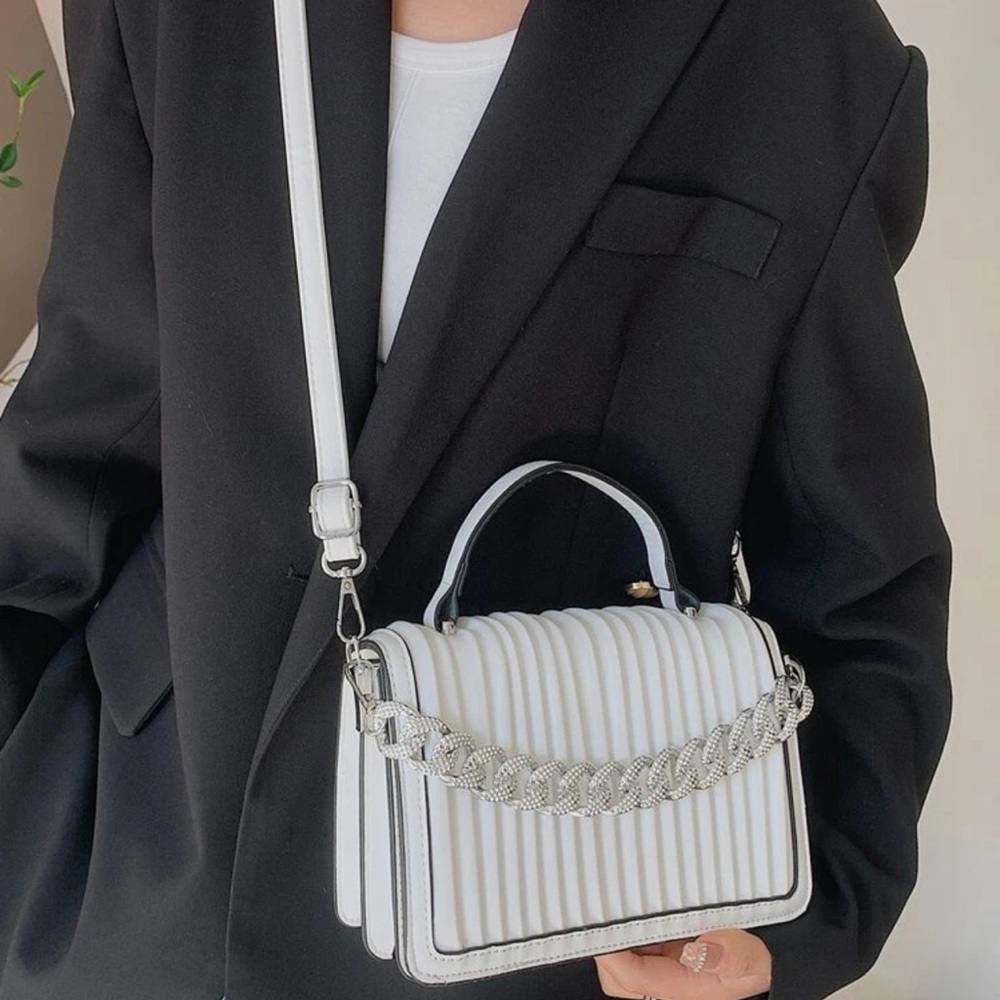 White Women’s Handbag with Silver Chain Detail Shoulder Bag - Picture 5 of 5